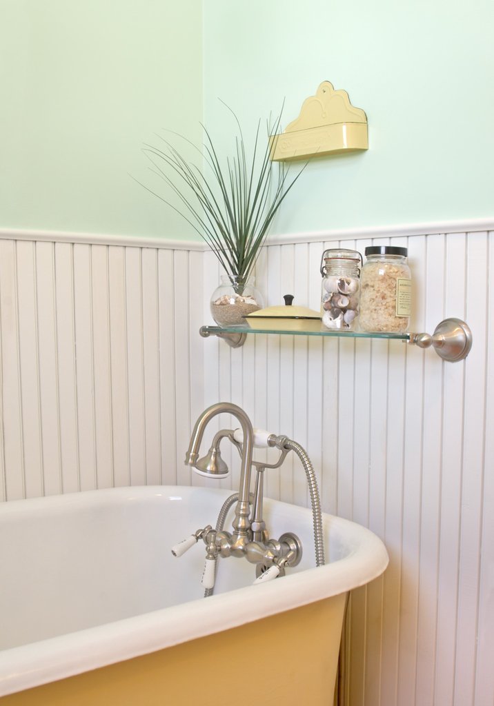 White beadboard panelling in bathroom interior design